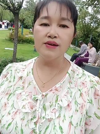 人生不过三万天,借一副皮囊而已!空空来 空空去,何必执念,百年后既无我,也无你…一切坦然面对,知足常乐,健康最重要…🌹🌹