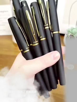 手握一束黑金之笔,书写生活的诗意篇章。✨墨香四溢,字里行间皆是故事。#好物推荐 #自用好物推荐