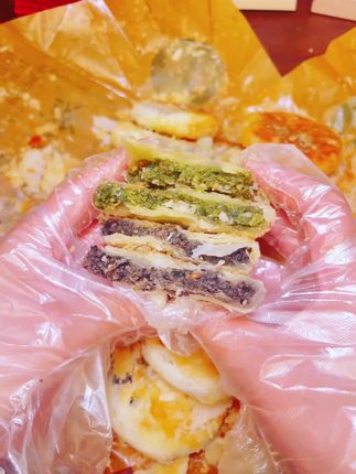 一年就吃这两个月,一定要尝一尝,错过了就要再等一年了!#宁海施季月饼 #好吃到爆 #月饼