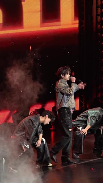 云旗Bet On Me🤟
彼岸澳门演唱会 2028.2.28
#云熠 #云熠演唱会 #云旗郝熠然澳门彼岸 #云旗 #向全世界安利 @云旗Yunqi