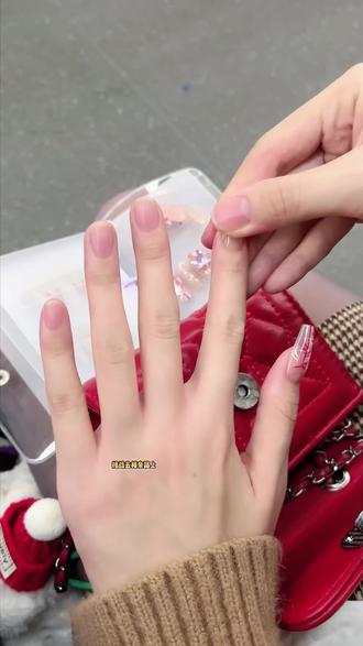 坐地铁去相亲,贴这副穿戴甲行不行 -
穿戴甲贴法教程
美甲 | 穿戴甲| 穿戴甲怎么贴牢固
-
#心愿先生小胖紫 #crush #关于我的crush #穿戴甲贴法 #穿戴甲卸甲