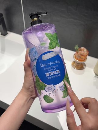 啊啊啊,只是用它洗了个澡,冻得我直钻被窝!!越洗越凉的沐浴露 还能持久清凉留香!关键现在太划算了,夏天怕热爱出汗的赶紧试试#留香沐浴露 #女生必备 #强烈推荐 #洗护好物 #沐浴露推荐