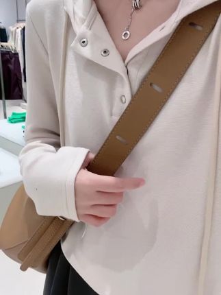 #韩系穿搭 #显瘦遮肉 #单穿内搭都好看 #连帽卫衣 #气质穿搭