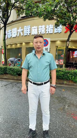 在冷水江也可以吃饭浙江很火的赤脚大鲜麻辣猪蹄火锅,88的双人餐吃好又吃饱,左下角赶紧安排起来吧!!!#赤脚大鲜麻辣猪蹄 #好吃不贵经济实惠 #同城好店推荐 #麻辣猪蹄 #猪蹄火锅