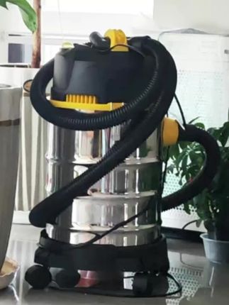 大吸力的工业吸尘器,干湿两用。#干湿两用吸尘器 #工业吸尘器 #工业吸尘器强力大功率 #工业吸尘器设备 #工业吸尘器大吸力