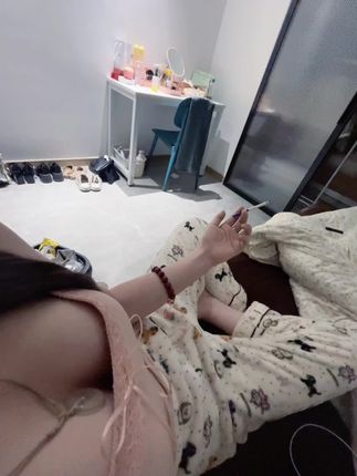 有时候很好奇人活在这个世上的意义在哪里,早早的出社会好处是作息不规律得了胃病营养不良软骨滑落做了手术工资不发全是牛马勾心斗角,还要忍受顾客的烧言烧语已经记不清多少次哭着给家里人打电话了#十万个为什么