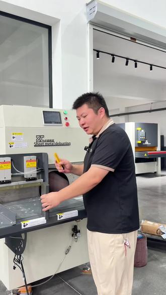 高铁轻轨工程必备工艺,钢件去毛刺倒角一步成型 #高铁钢轨加工 #端面去毛刺倒角#厚板切割加工 #激光切割加工 #钣金加工
