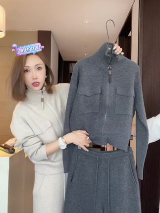 #当普通人找到自己的穿搭风格后 #预制国庆出游穿搭 熙薇【秋日限定】2025秋季新款时尚休闲慵懒保暖羊毛套装#舒畅的入秋穿搭都是琥珀系 #小个子初秋显瘦穿搭 #国庆出游穿搭来了