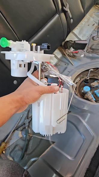 荣威。 I5更换汽油泵