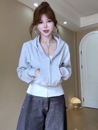 休闲运动套装女棒球服夹克卫衣外套短裙一整套ootd秋冬季2025新款#棒球服 #夹克卫衣 #休闲短裙 #显瘦短裙 #套装