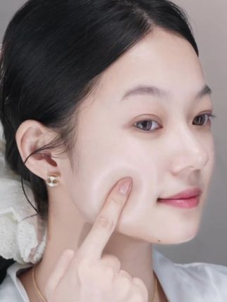 姐妹们快冲!这款眼唇脸三合一卸妆水太绝了,温和不刺激还巨划算 #温和卸妆 #卸妆水推荐 #卸妆必备 #卸妆水 #仙女必备