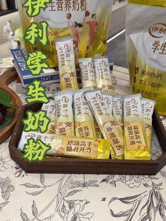 伊利高个子学生配方品牌奶粉400g独立小包装高锌高钙儿童成长奶粉#奶粉 #伊利奶粉 #学生奶粉