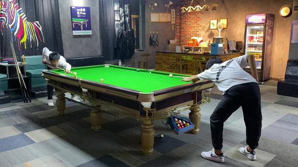 斯诺克直播免费观看斯佳辉 okGjBsI2DEz8GfYA4guI7Eft9GOPnAD6AbzQHC~tplv-dy-resize-origshort-autoq-75:330.jpeg?x-expires=1998176400&x-signature=bH3%2BeH0EmCGzqpXX9Vr9DQhv05Q%3D&from=3213915784&s=PackSourceEnum_AWEME_DETAIL&se=false&sc=cover&biz_tag=pcweb_cover&l=021682819165611fdbddc02001705061242112f4000000f8b4bae