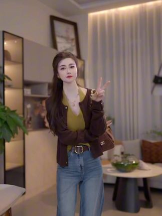 眼界不够,看到的都是问题;格局不够,纠结的都是鸡毛蒜皮。#气质穿搭 #秋冬新款