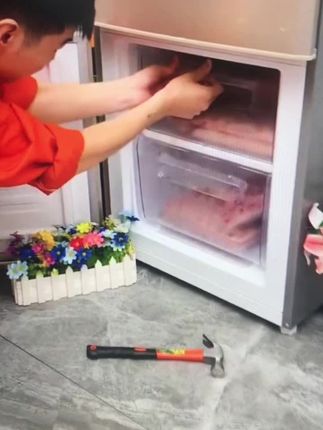家里的冰箱总是积水结冰,就用这个疏通器#冰箱疏通器