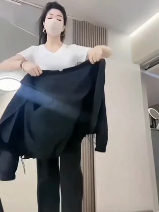 2025春季新款时尚套装女宽松大码气质网红显瘦休闲高档减龄两件套#时尚穿搭 #爆款热卖中#面料柔软舒适 #春秋款时尚套装#宽松大码两件套装