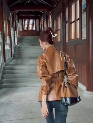 #气质风衣穿搭 #皮衣搭配 #皮衣外套搭配 #气质女神穿搭 @DOU+小助手