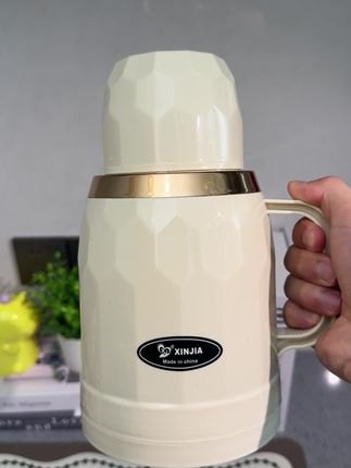终于被我找到了,这款高颜值、高品质的玻璃内胆保温壶,它是一点零五升的大容量。#好物推荐🔥 #水杯 #携带方便 #保温杯 #保温水壶大容量