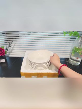 跃立7英寸纯白螺纹深盘,加厚高颜值,家庭用餐必备! #纯白高颜值盘 #纯白螺纹盘 #跃立餐具 #家用盘子 #加厚盘子