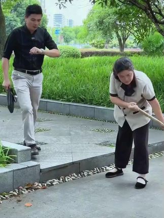 #张予曦毕雯珺好权威两张脸 #张予曦毕雯珺真拍了红裙抱 #深情眼 #张予曦 #毕雯珺