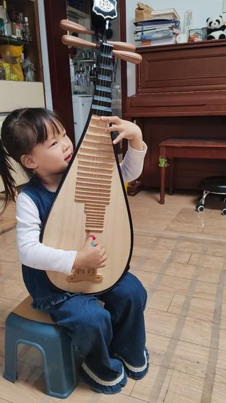 四岁半的小朵朵#琵琶 #琵琶教学 #儿童琵琶