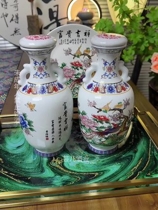 这坛酒啊,我建议你中午再看,因为你早晚都得买它。杏氿家的富贵吉祥,五十三度纯粮酒,打开之后啊,满满的粮食香味,入口绵柔顺滑,不辣嗓子不辣喉,一箱两坛,每坛都是七百五十毫升大容量,不管是送人还是自己喝都很合适,喜欢的大哥千万不要错过哦#白酒#品酒#酒文化 #山西杏氿 #严选好物