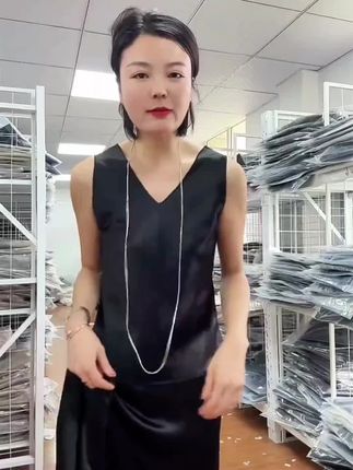 #无限回购的宝藏单品 #被秋日氛围感穿搭拿捏了 #早秋贵气感穿搭 #初秋一周不重样穿搭