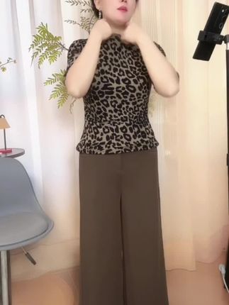 《美微推荐》2025豹纹印花上衣修身小衫洋气显气质时尚显瘦t恤女#豹纹打底衫#显瘦T恤@DOU+好生意