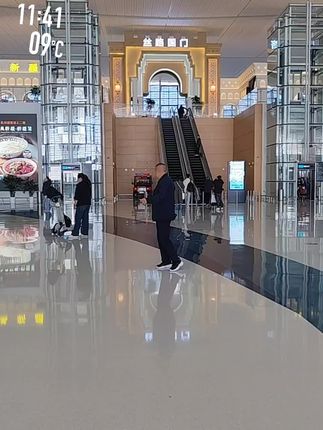 #记录我的旅游足迹 #乌鲁木齐天山国际机场我来了@DOU+小助手