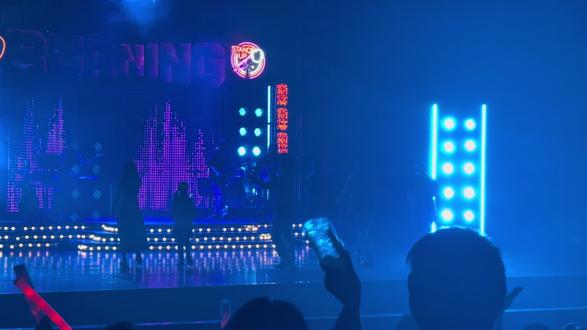 #某某某
#燃烧plus版
#王王队演唱会
自存版!!刘同是神!!!好看,爱看!!