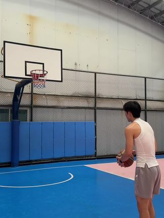 投篮需要学会下肢发力 #投篮发力