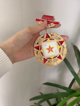 这就是外国人永远理解不了的,独属于中国人的浪漫,这一刻如果信仰有颜色,那一定是中国红!#致敬  #爱国  #中国红  #五星红旗