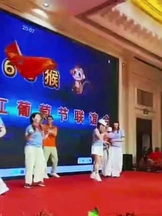 开心果自编自导自演的童年回忆,温馨的画面,快乐的童年,你们猜猜看谁是我😜#开心就是幸福 @DOU+小助手