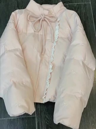冬季必备!韩系粉色蕾丝拼接蝴蝶结短棉服,高级感拉满! #蕾丝拼接 #冬季外套 #蝴蝶结棉衣 #韩系棉服 #粉色棉服