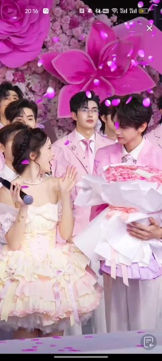 520,不同的人送妹妹不同的🎁 #龙浩天妹妹#言希#峻伊#龙浩天#520快乐
@龙浩天🐲 (酉阳桃花源酉州古城直播)
@龙悦🐰(龙浩天妹妹)
@言希🔥·银河系001 @峻伊🤍⁹²⁸-101