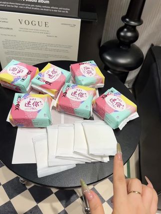 姐妹们!赶紧把家里的护垫换成这种#迷你巾 尤其是姨妈快结束那几天用就很合适,巨轻薄透气还不闷!#高洁丝#卫生巾#女生必备#姨妈巾