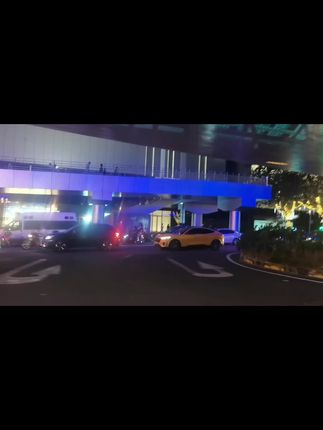 路过的夜景……