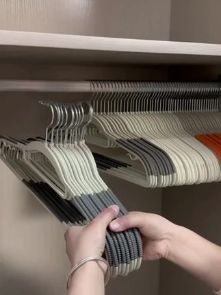 防滑无痕衣架可弯折家用防肩角晾衣架干湿两用衣柜挂阳台衣撑衣挂 #无痕衣架 #防滑衣架 #防滑衣架无痕 #防滑衣架挂衣服不起包 #干湿两用衣架
