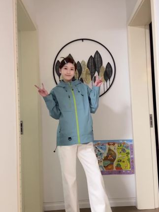 #创作灵感 不过百的质感冲锋衣??太懂女孩子了!颜色都好好看!#冲锋衣 #今日穿搭 #秋冬外套搭配 #穿搭分享