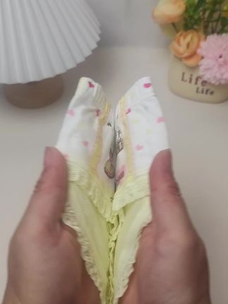 女童A类纯棉三角短裤,面料透气舒适,弹力大零束缚,好穿还不贵,卡通图案孩子喜欢,快给女儿安排上#贴身衣物 #面料柔软舒适 #女孩短裤推荐 #母婴好物 #柔软亲肤