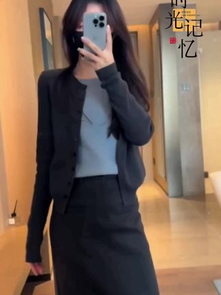 #完美搭配 #街拍时尚穿搭 #早秋秀场抄作业告别路人感#chic拉满的流光运动风穿搭#早秋显身材平价上衣合集 @DOU+小助手 @巨量千川