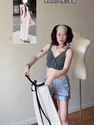 罗马假日白色挂脖抹胸连衣裙女秋好看气质紧身纯欲包臀长裙7202#视频同款 #抹胸 #连衣裙 #纯欲 #显瘦