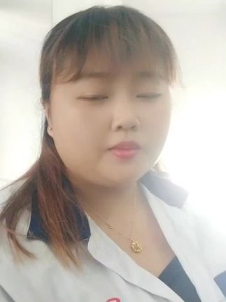 比起以前,我更喜欢现在的自己。虽然多了岁月的痕迹,但让我明白了很多事,也看清了很多人。慢慢学会了接受与放下,接受生活中的一地鸡毛,放下心中的执念与得失,也希望在每个年龄阶段的自己,都有乘风破浪的勇气,活出最飒的自己,过好每个年龄段的自己,就是人生最大的收获