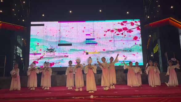 扇语春风完整版,太美啦,太美啦!给力的娃娃们! #六一舞蹈表演 #小仙女们的表演 #国风古韵演出现场 #国风舞蹈节目