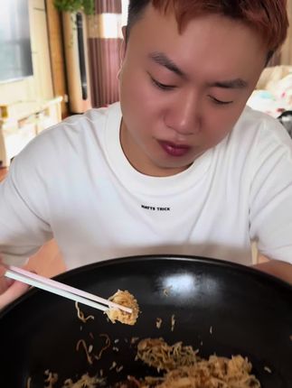 俺兄弟媳妇哪里都好,都是爱做饭……😁 #姐弟#黑暗料理