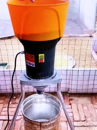 新型专打玉米粉碎机,养殖专用喂鸡 鸭 鹅 牛 羊 猪粉碎机#养殖好帮手 #鸡鸭鹅养殖 #非常方便实用 #五谷杂粮粉碎机 #省时省力 @D+小助手