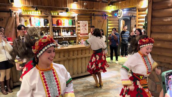 欣赏一段俄舞吧~
#满洲里#俄罗斯 #俄舞