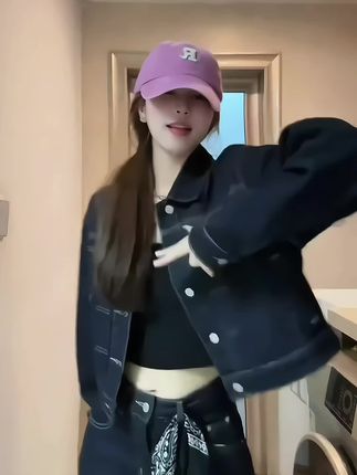 诡秘 这套帅🤠#卡点舞 #fyp #ootd穿搭 #牛仔套装 #女生帅起来