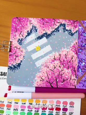 一分钟学会丙烯马克笔粉色樱花|保姆级绘画教程,小白也能轻松学会
春风拂过,粉樱漫过斑马线,
在这条温柔的路上,
藏着整个季节的浪漫与温柔。
#跟着抖音学画画 #春天的色彩 #拥抱春天主题画 #绘画过程 #自学画画打卡