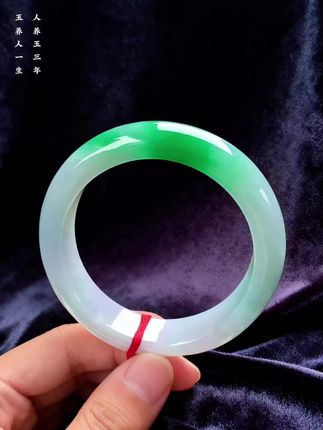#玉镯 #翡翠手镯 #手镯 #玉手镯 #每个女孩都有一个镯子